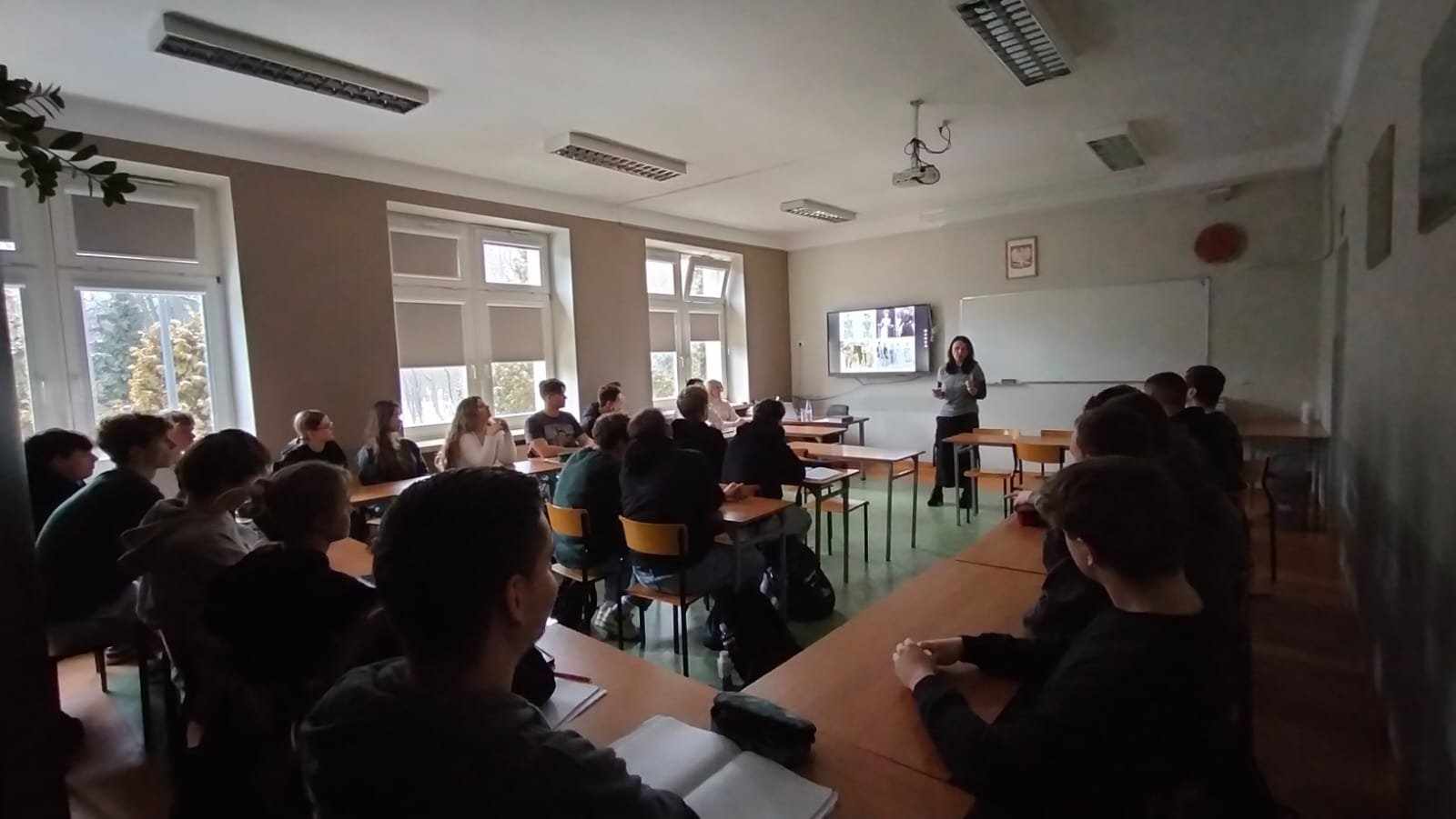 WIDOK NA SALĘ LEKCYJNĄ