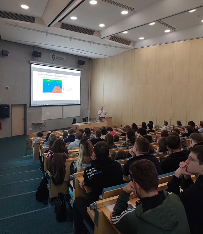 Wykład gościnny Grega Gibba z organizacji Global Volunteers