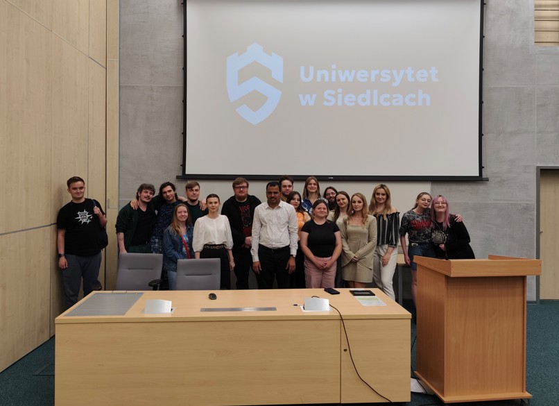 Gość dr. Boopathi P wraz ze studentami UwS